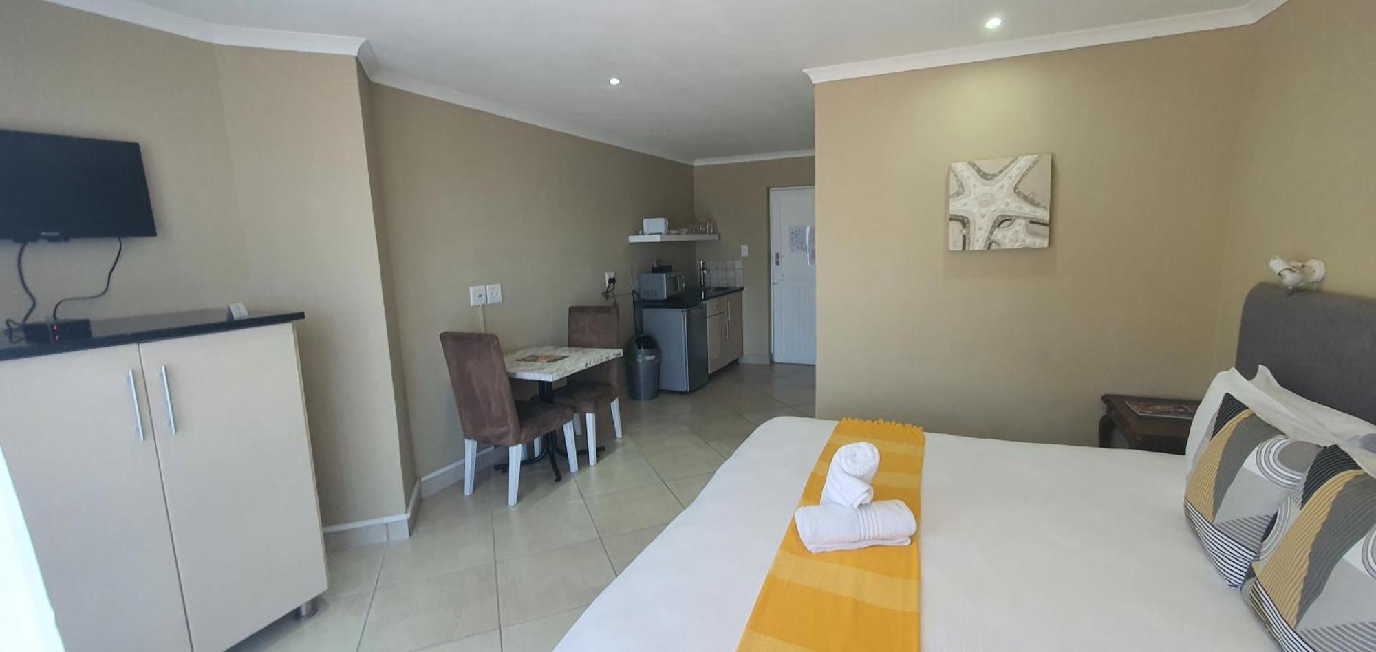Point Village Hotel And Self Catering Mossel Bay Exterior photo