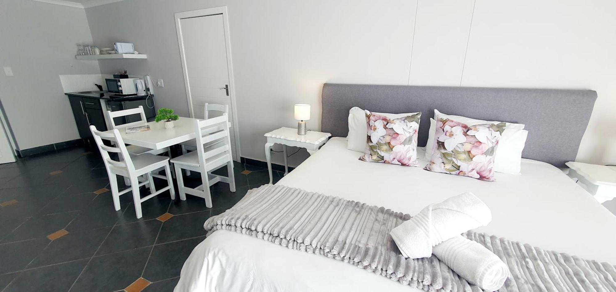 Point Village Hotel And Self Catering Mossel Bay Exterior photo