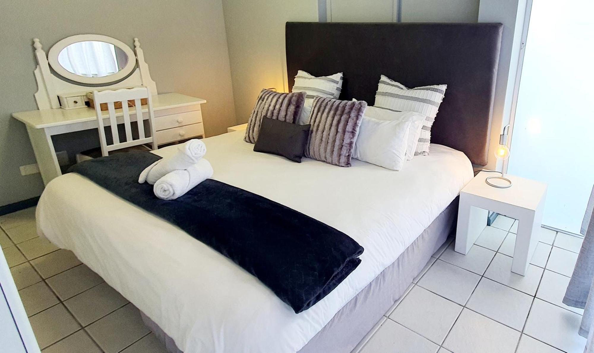 Point Village Hotel And Self Catering Mossel Bay Exterior photo